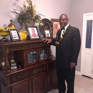 Meet your Posher, Clifford